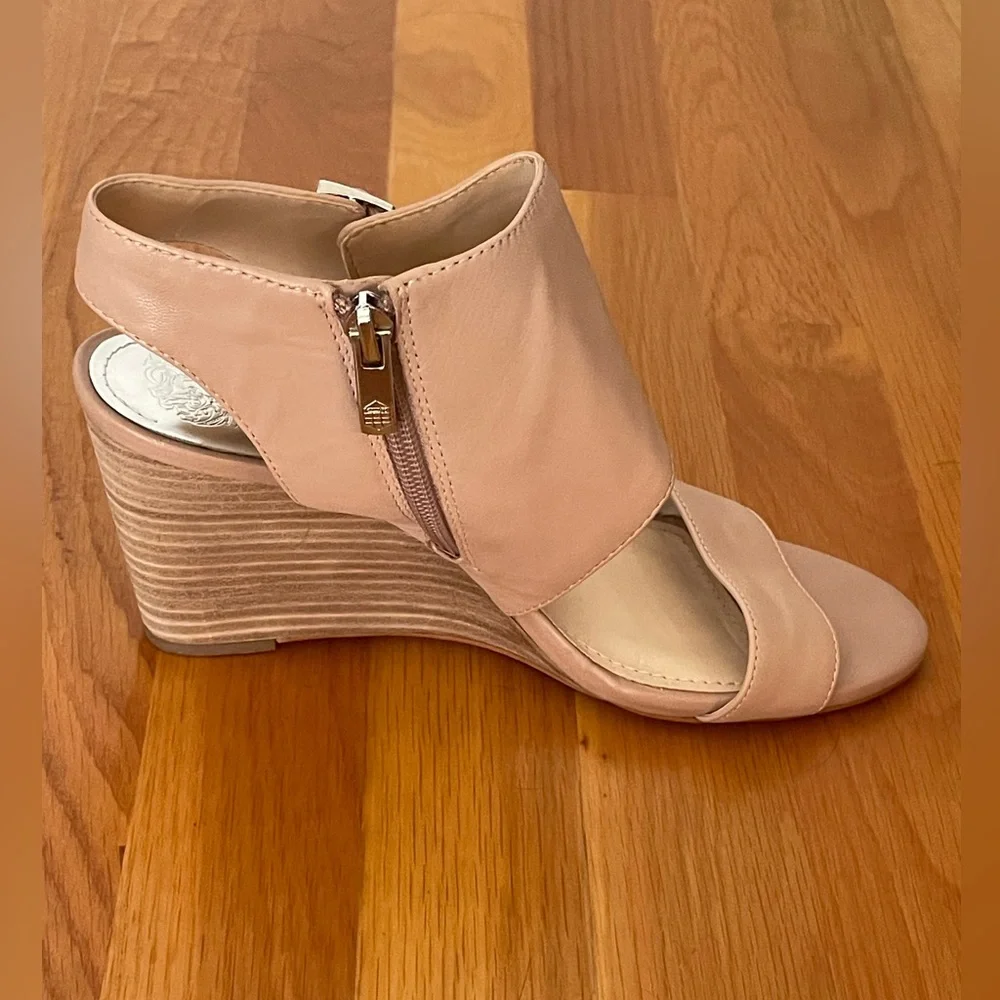 Vince Camuto Lyssia Leather Wedge Heels Open Toe Sandals‎ Tan US 8.5 EU 38.5